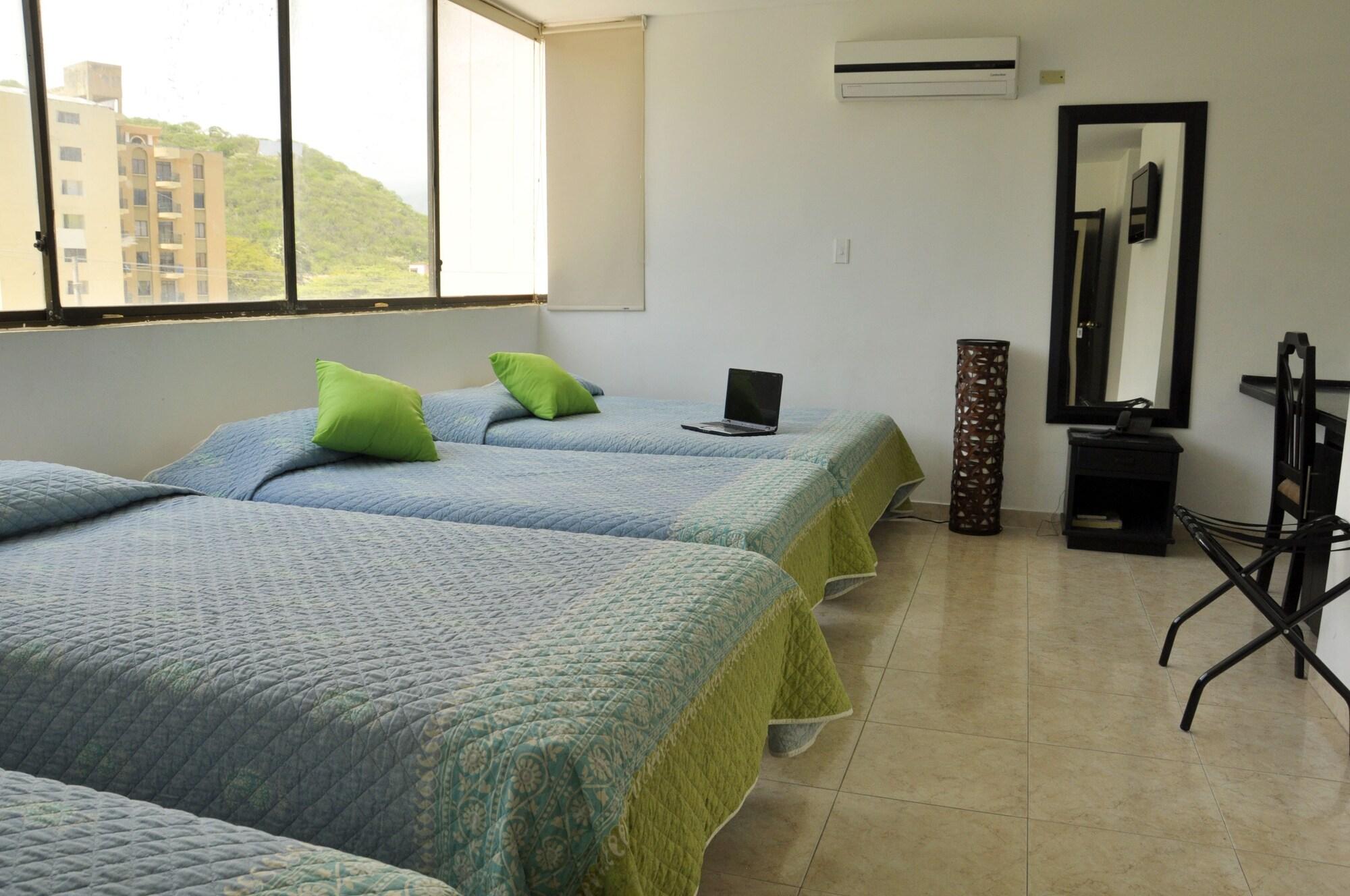 Hotel Axis Inn By Geh Suites ซันตามาร์ตา ภายนอก รูปภาพ