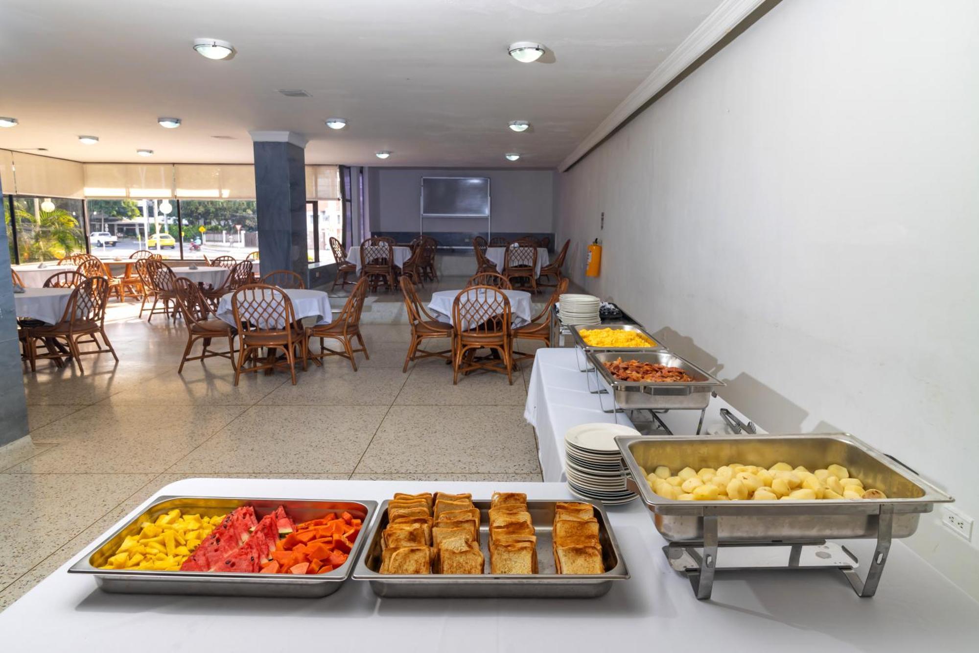 Hotel Axis Inn By Geh Suites ซันตามาร์ตา ภายนอก รูปภาพ