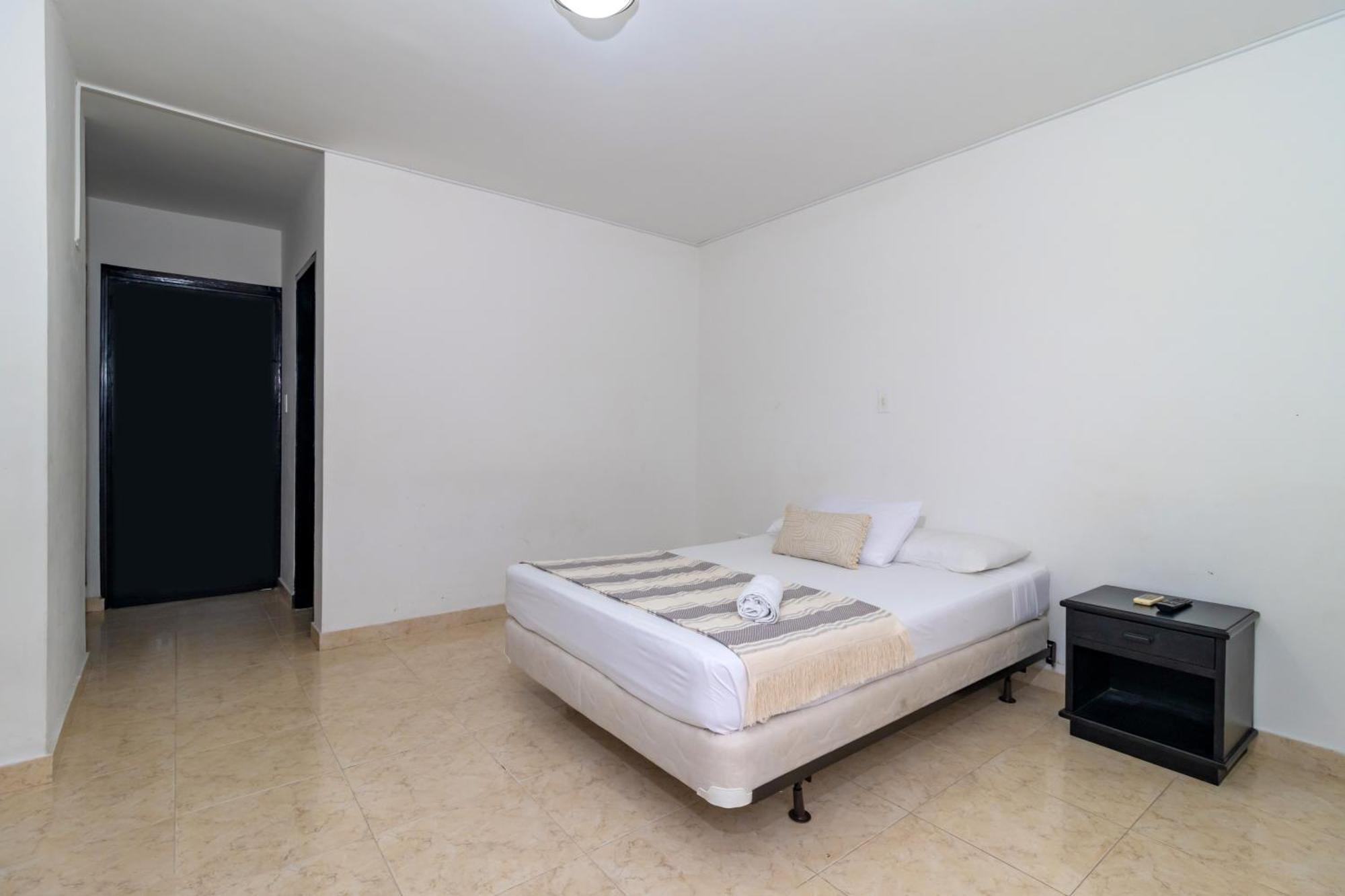Hotel Axis Inn By Geh Suites ซันตามาร์ตา ภายนอก รูปภาพ